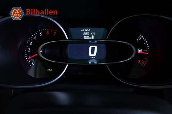 Renault Clio 19 of 26