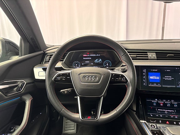 Audi Q8 e-tron 13 of 18