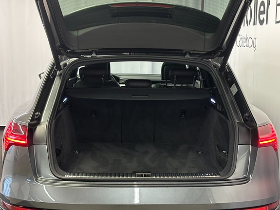 Audi Q8 e-tron 18 of 18