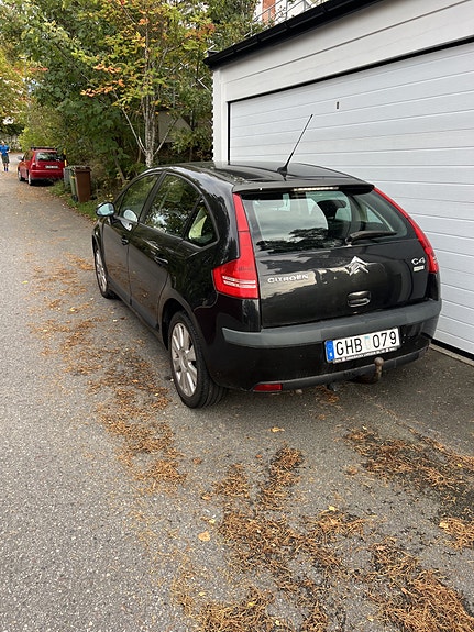 Citroen C4 2 of 2