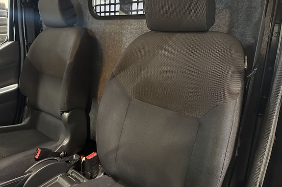Nissan e-NV200 9 of 17