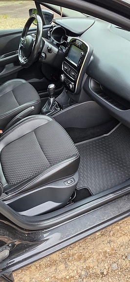 Renault Clio IV 9 of 11