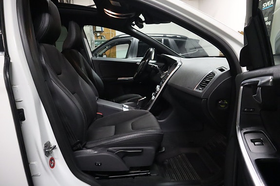 Volvo XC60 11 of 23