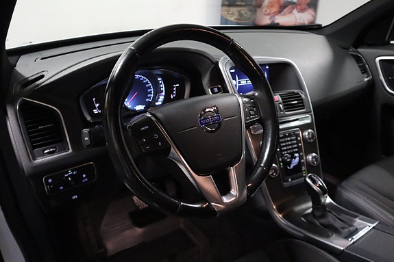 Volvo XC60 7 of 23