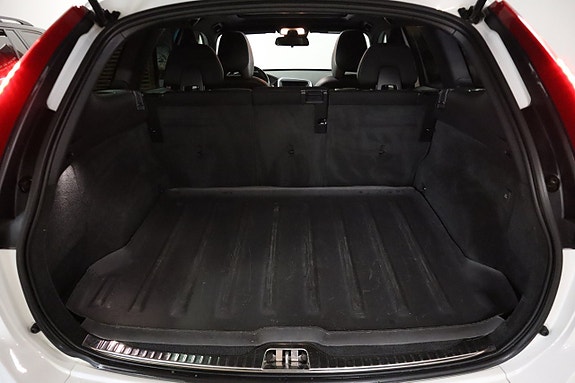 Volvo XC60 14 of 23