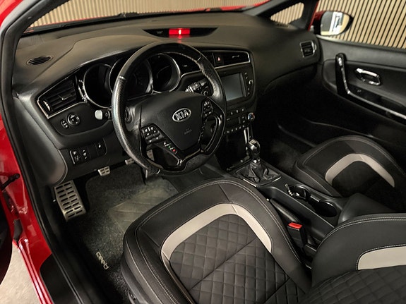 Kia Ceed 10 of 17