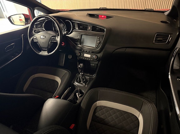Kia Ceed 13 of 17