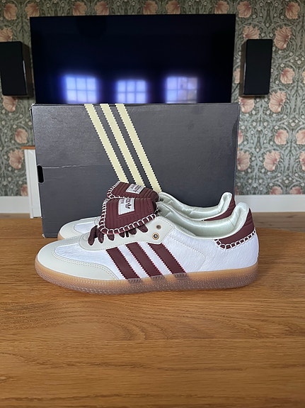 Product image 1 of 4