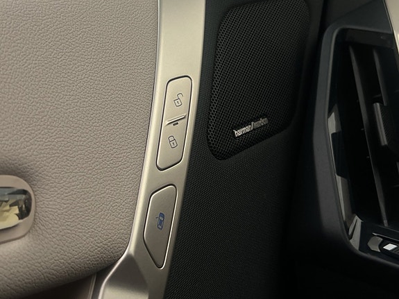 BMW iX 27 of 30
