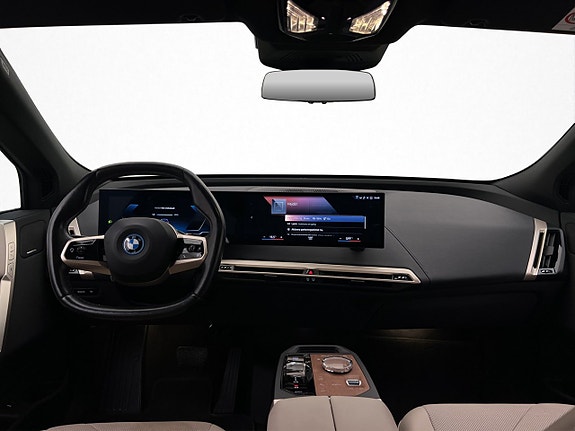 BMW iX 12 of 30
