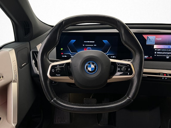 BMW iX 25 of 30