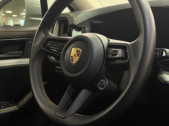 Porsche Cayenne Coupe 12 of 21