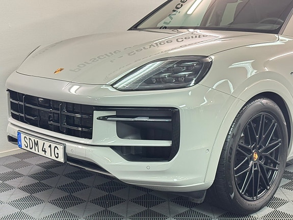 Porsche Cayenne Coupe 19 of 21