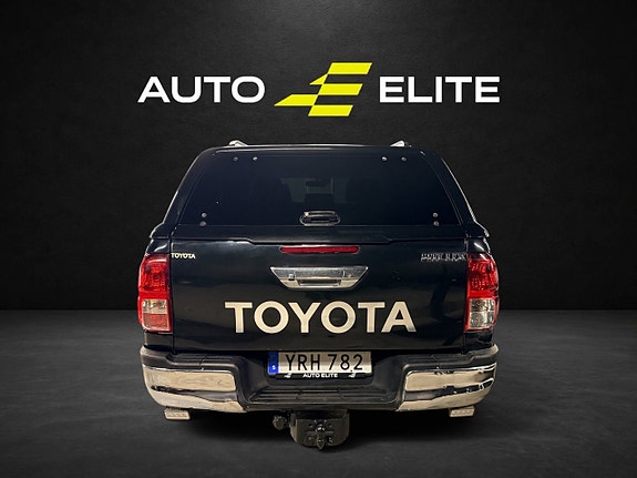 Toyota HiLux 4 of 21