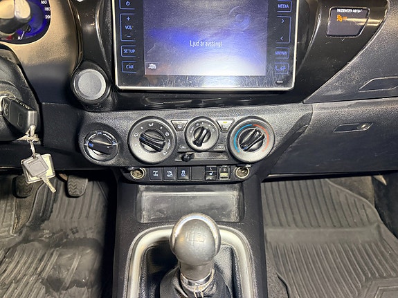 Toyota HiLux 18 of 21
