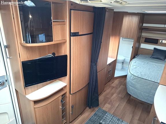Kabe ROYAL 610 DXL KS Dubbelbädd, Ac, Förtält, Ugn 7 of 10