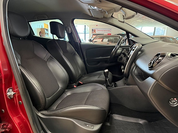 Renault Clio 18 of 26