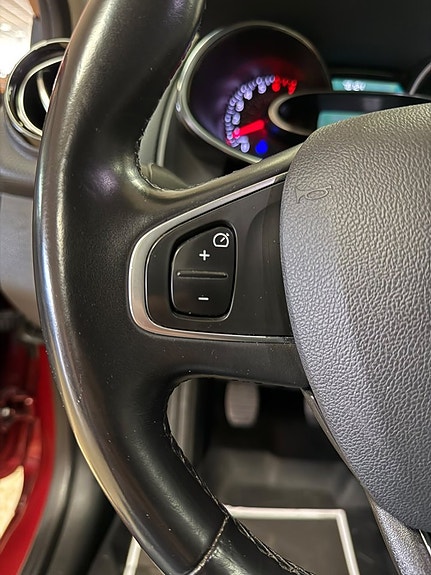 Renault Clio 22 of 26
