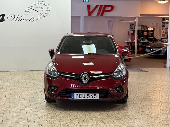 Renault Clio 10 of 26