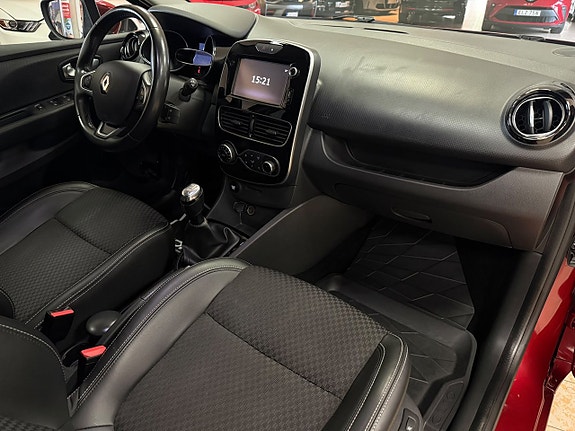 Renault Clio 17 of 26