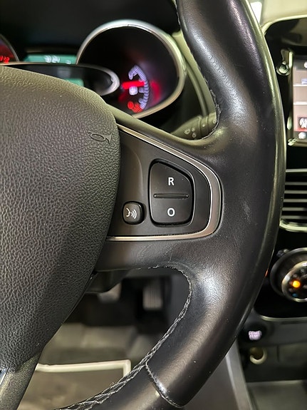 Renault Clio 21 of 26