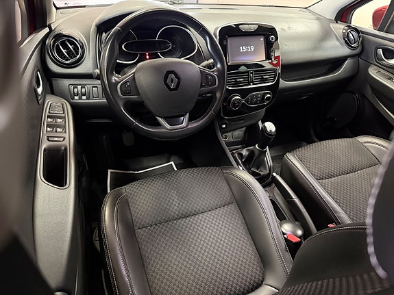 Renault Clio 14 of 26
