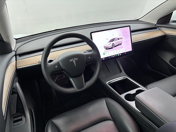 Tesla Model 3 18 of 25
