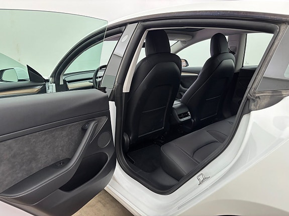 Tesla Model 3 15 of 25