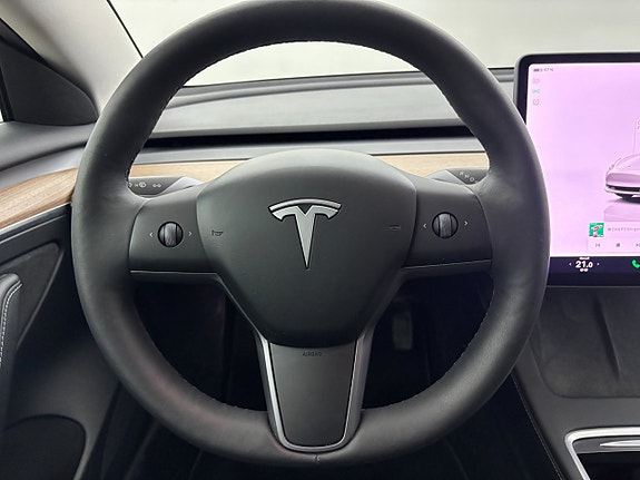 Tesla Model 3 17 of 25