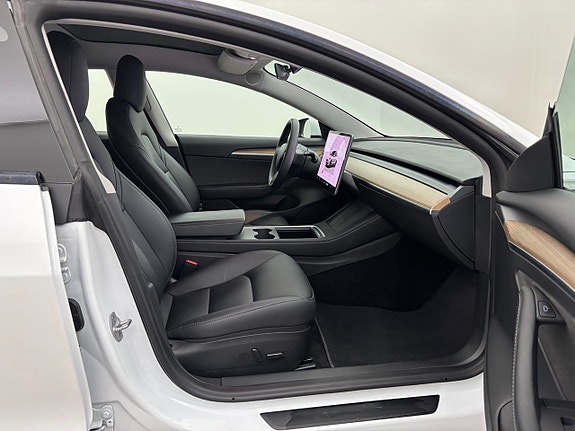Tesla Model 3 20 of 25