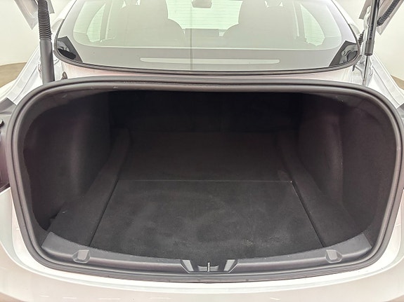 Tesla Model 3 11 of 25