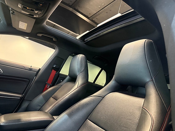 Mercedes-Benz CLA45 9 of 16