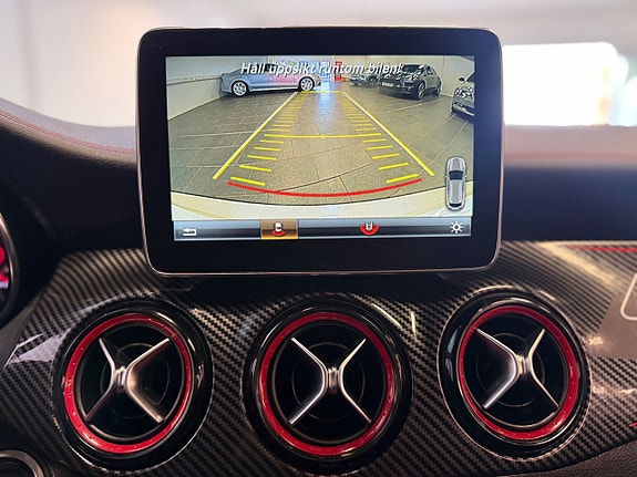 Mercedes-Benz CLA45 13 of 16