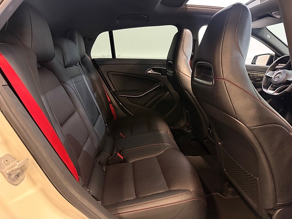 Mercedes-Benz CLA45 10 of 16