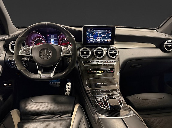 Mercedes-Benz GLC63 12 of 17