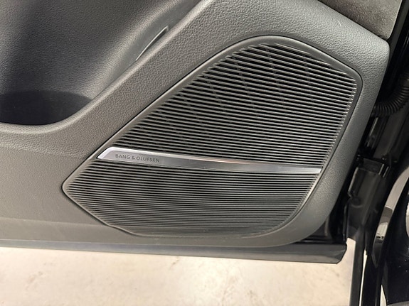 Audi Q8 10 of 22
