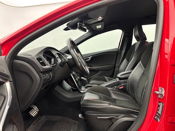 Volvo V40 13 of 23