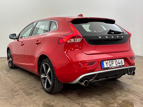 Volvo V40 4 of 23