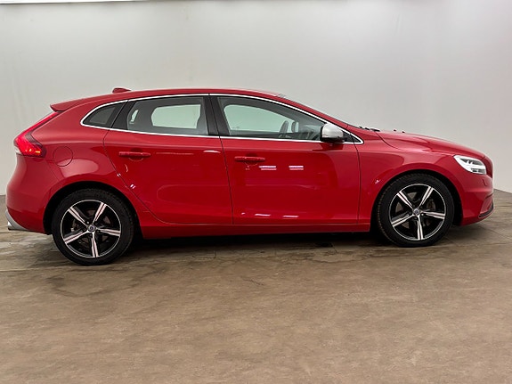 Volvo V40 7 of 23