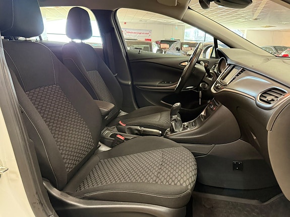 Opel Astra 18 of 24