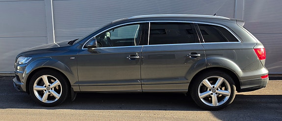 Audi Q7 2 of 7