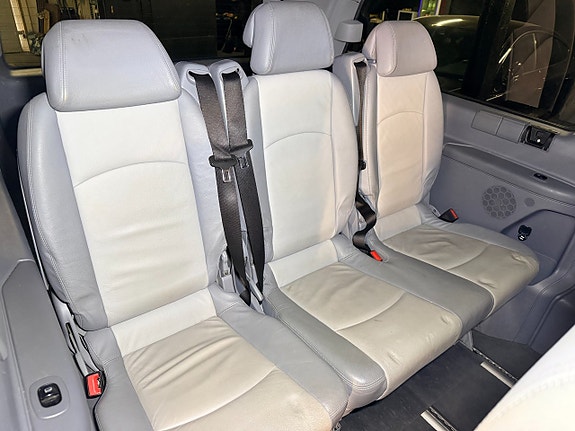 Mercedes-Benz Viano 15 of 22
