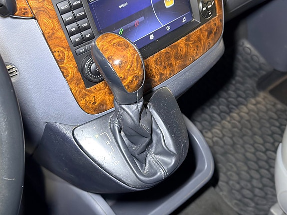 Mercedes-Benz Viano 20 of 22