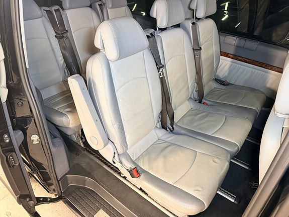 Mercedes-Benz Viano 14 of 22