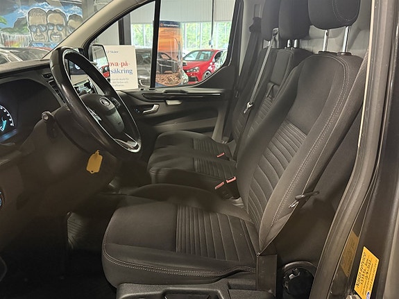 Ford Transit Custom 8 of 12