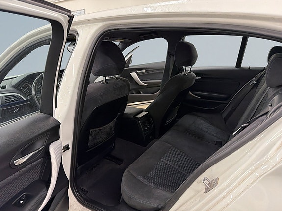 BMW 118i 13 of 17