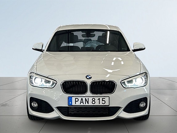 BMW 118i 2 of 17