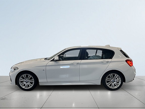 BMW 118i 4 of 17