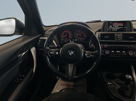 BMW 118i 9 of 17