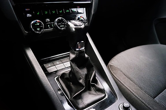 Skoda Octavia 12 of 18